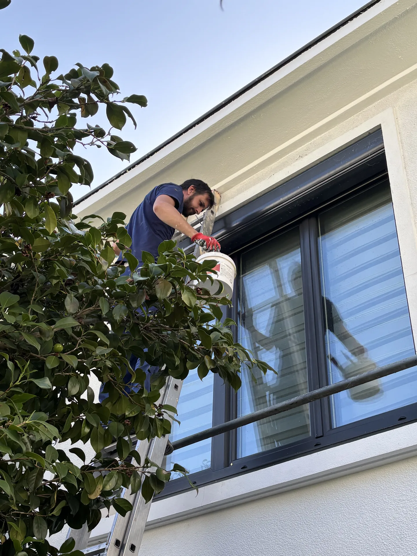 Rénovation et peinture d’une corniche extérieure