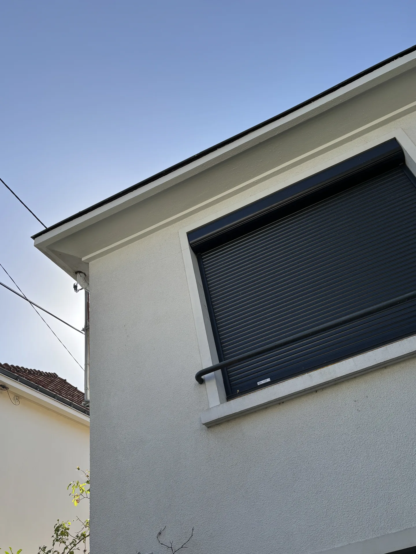 Rénovation et peinture d’une corniche extérieure